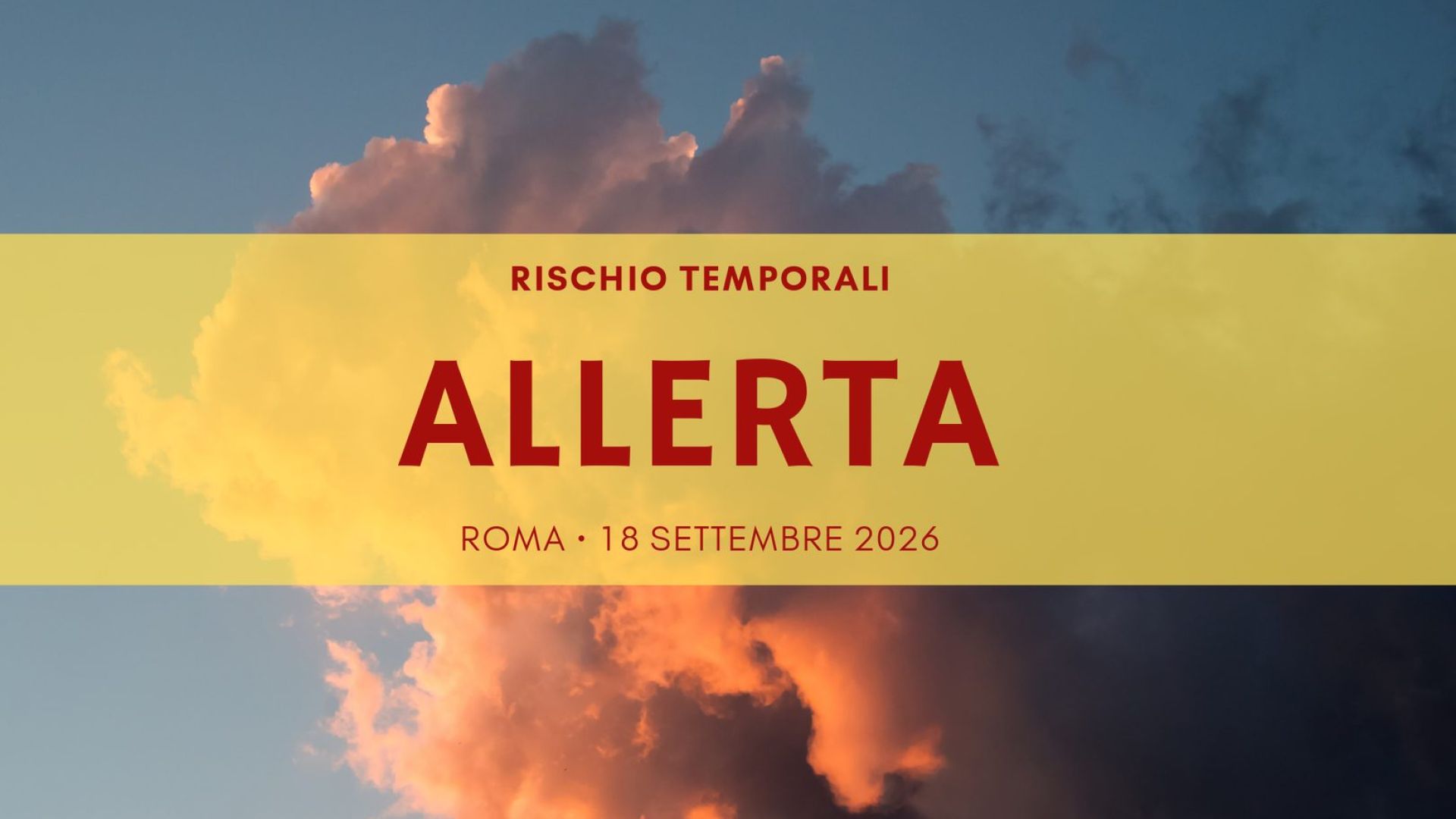 Nuvole temporalesche al tramonto sopra Roma durante l'allerta meteo gialla per temporali